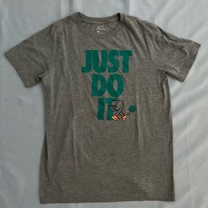 NIKE JUST DO IT soccer youth boys graphic T-shirt | BOYS XL